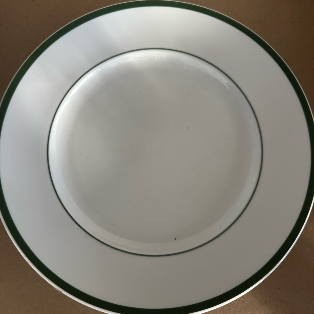 Williams Sonoma Elegant White Dinner Plate with Green Trim